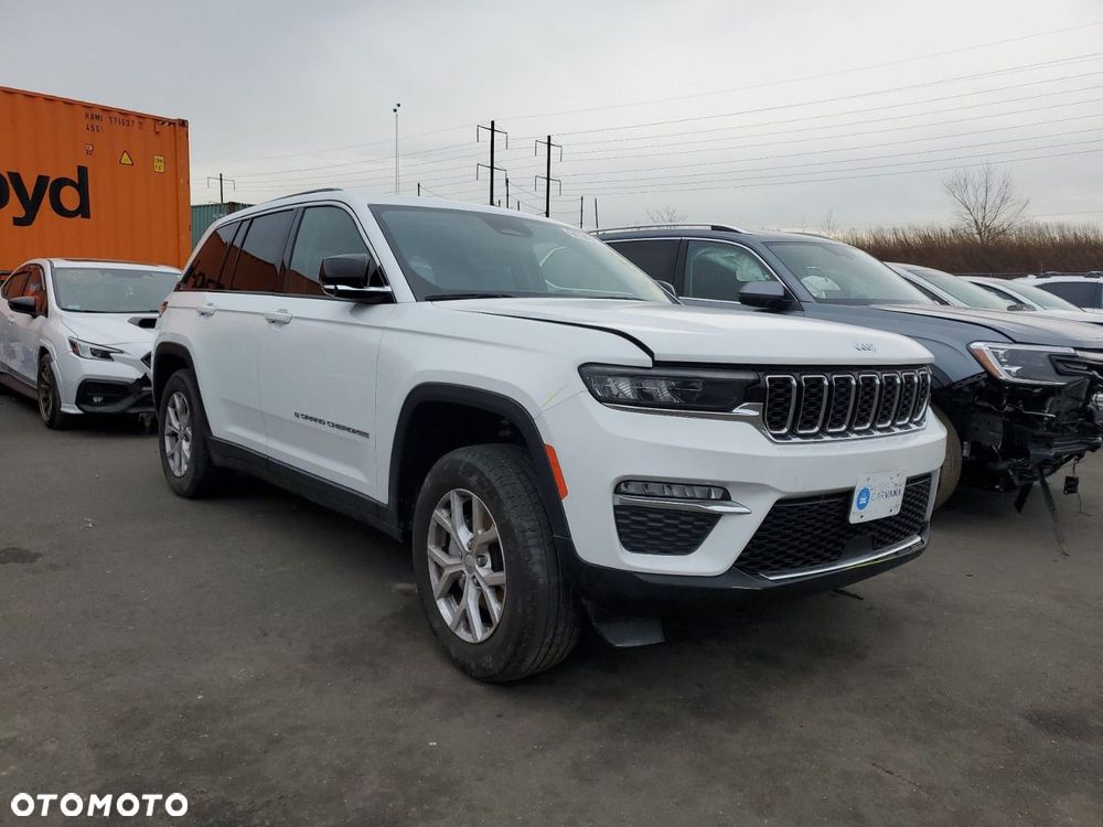 Jeep Grand Cherokee - 22