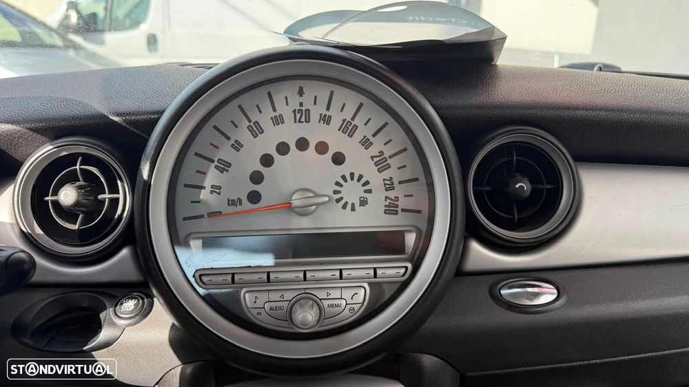 MINI 3 Portas Cooper D - 11