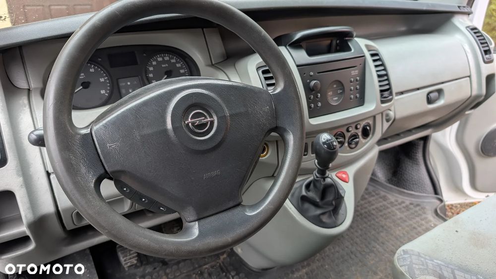 Opel Vivaro - 8