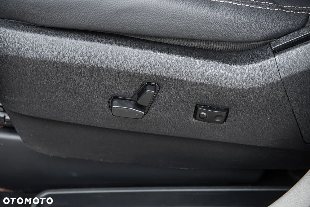 Lancia Voyager 3.6 Platinum Euro6 - 19