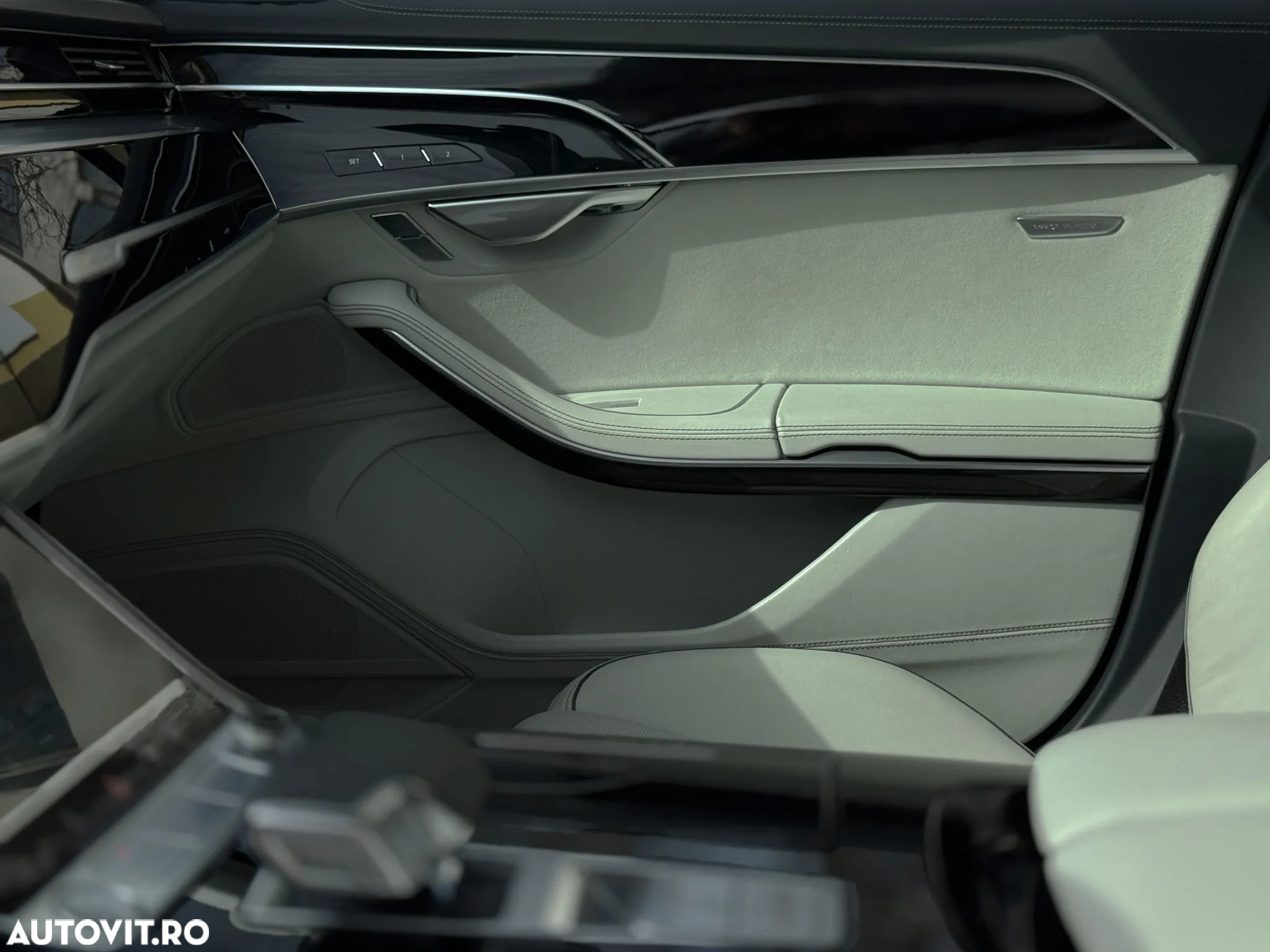 Audi A8 55 TFSI quattro Tiptronic MHEV - 22