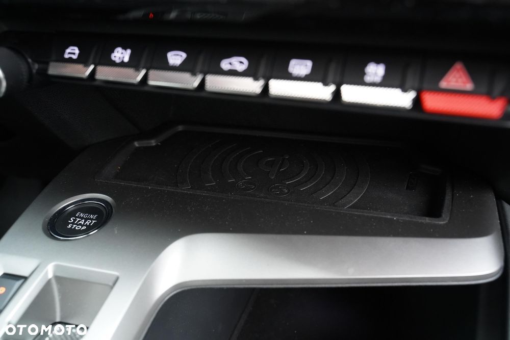 Peugeot 408 1.2 PureTech mHEV Allure S&S e-DSC6 - 20