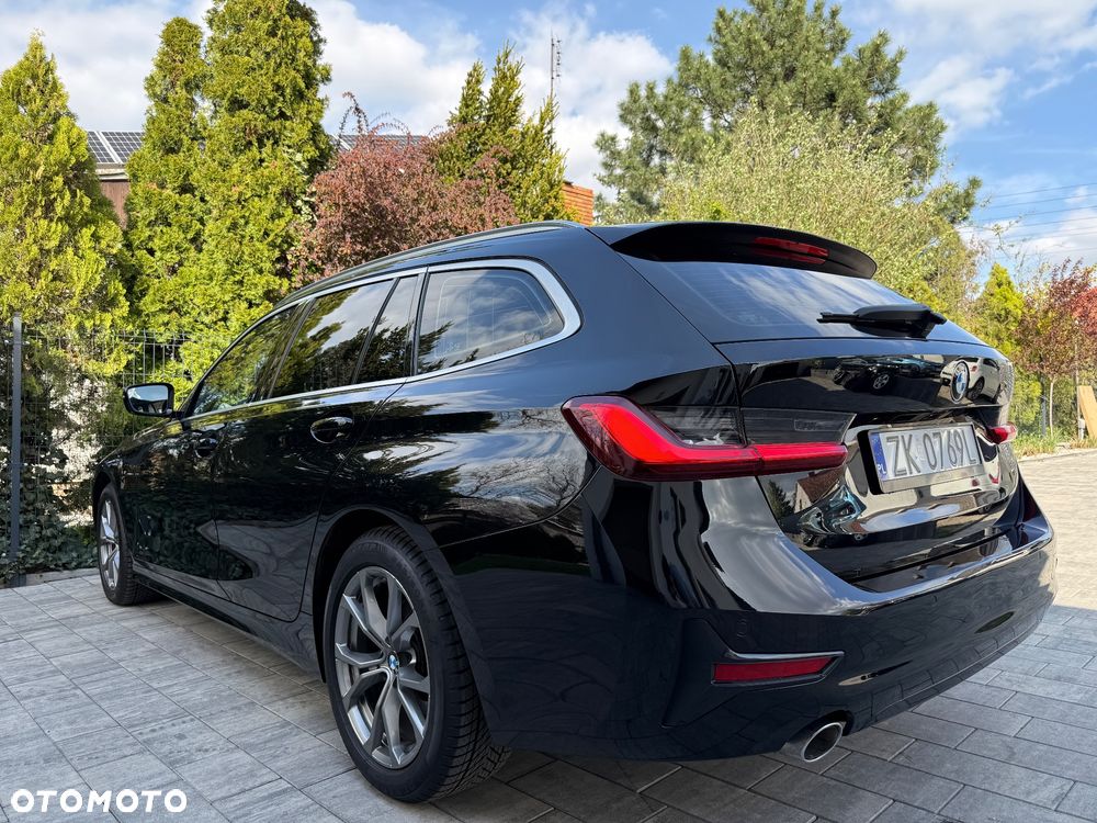 BMW Seria 3 320d Sport Line - 3