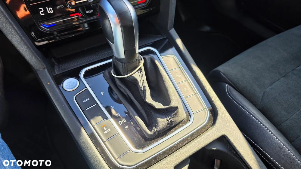 Volkswagen Passat - 18