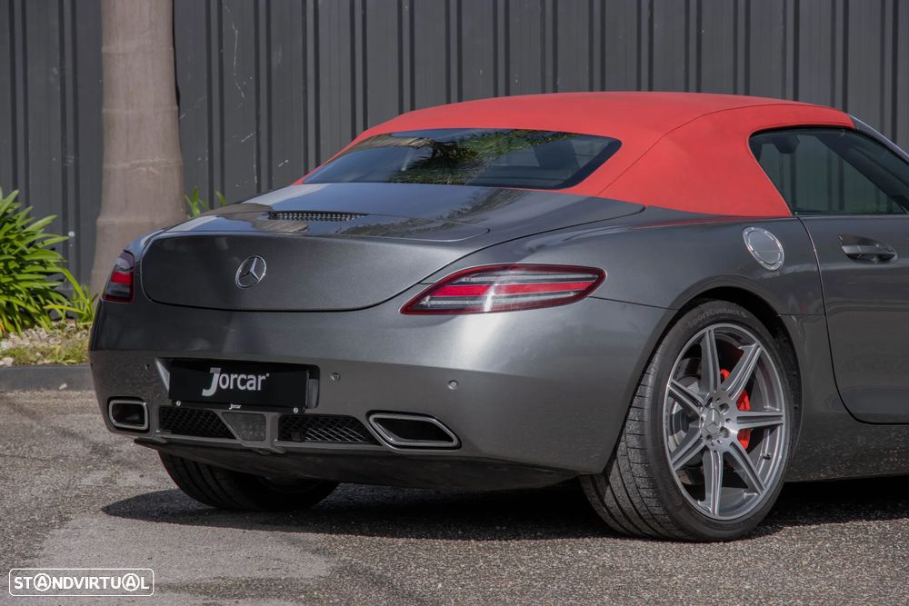Mercedes-Benz SLS 63 AMG Roadster - 28