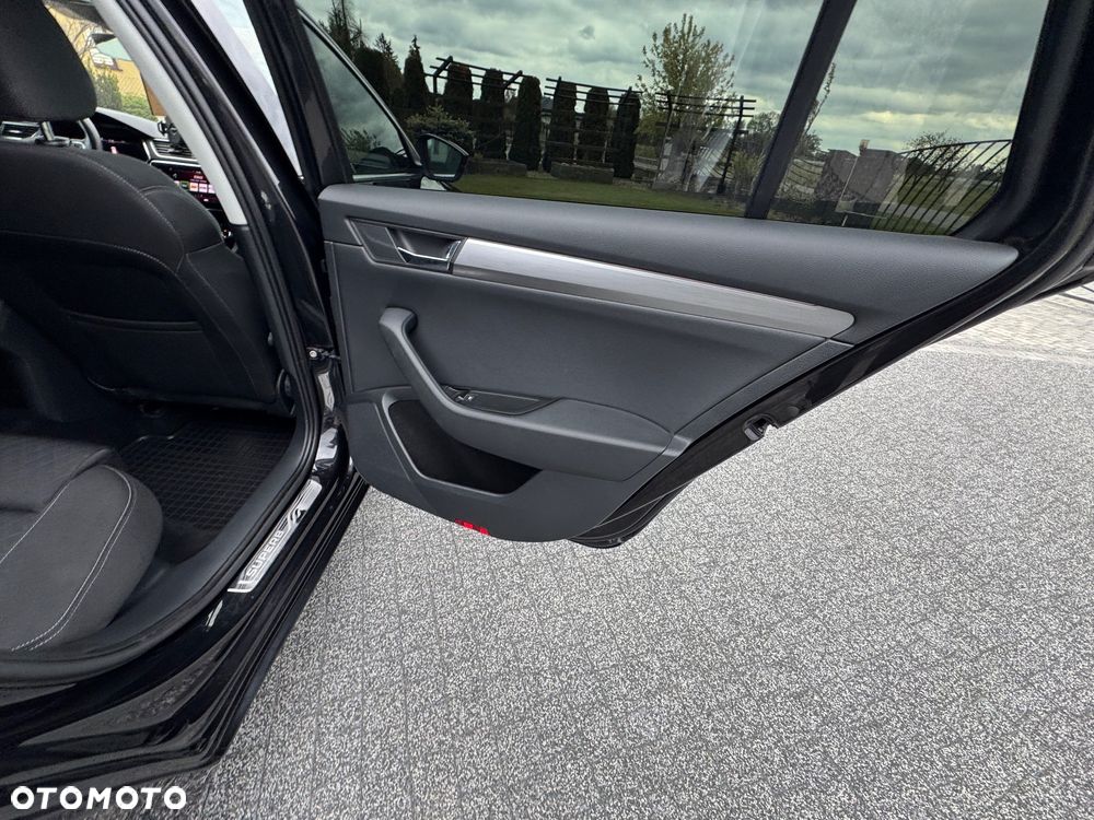 Skoda Superb 2.0 TDI SCR Style DSG - 17