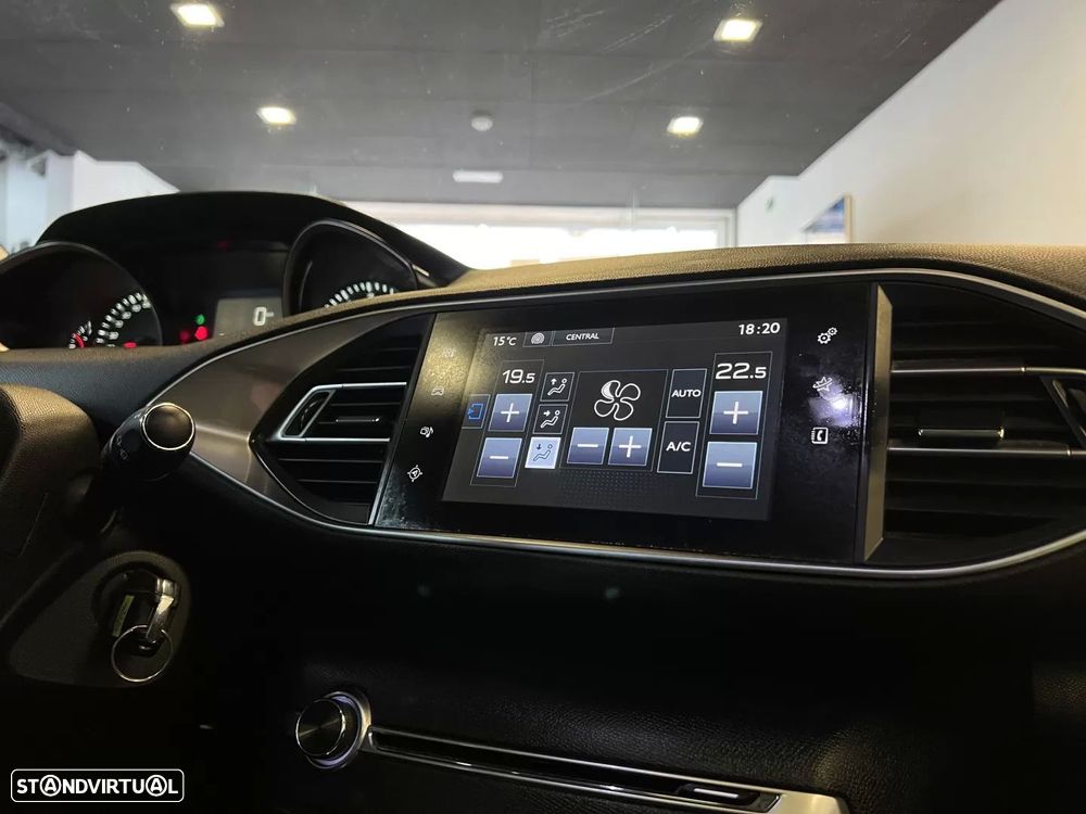 Peugeot 308 SW 1.6 BlueHDi Allure - 26