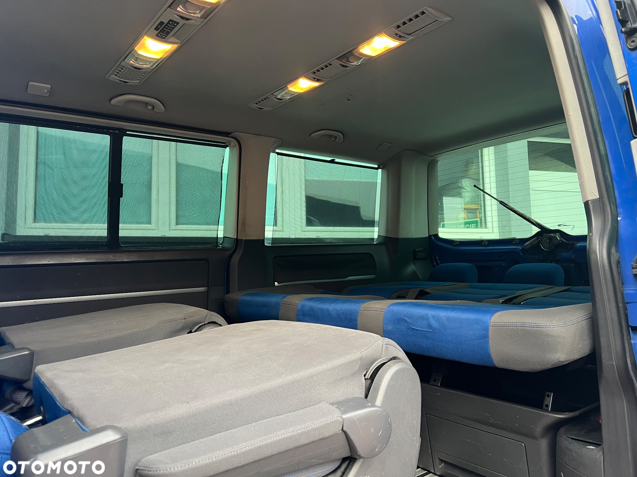 Volkswagen Multivan - 34