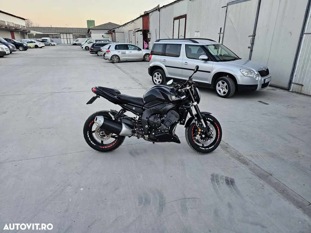 Yamaha FZ - 8