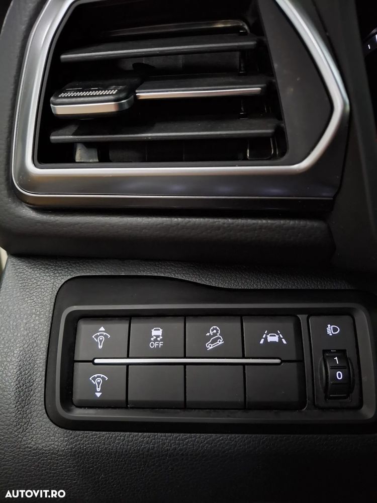 SsangYong Tivoli Grand - 12