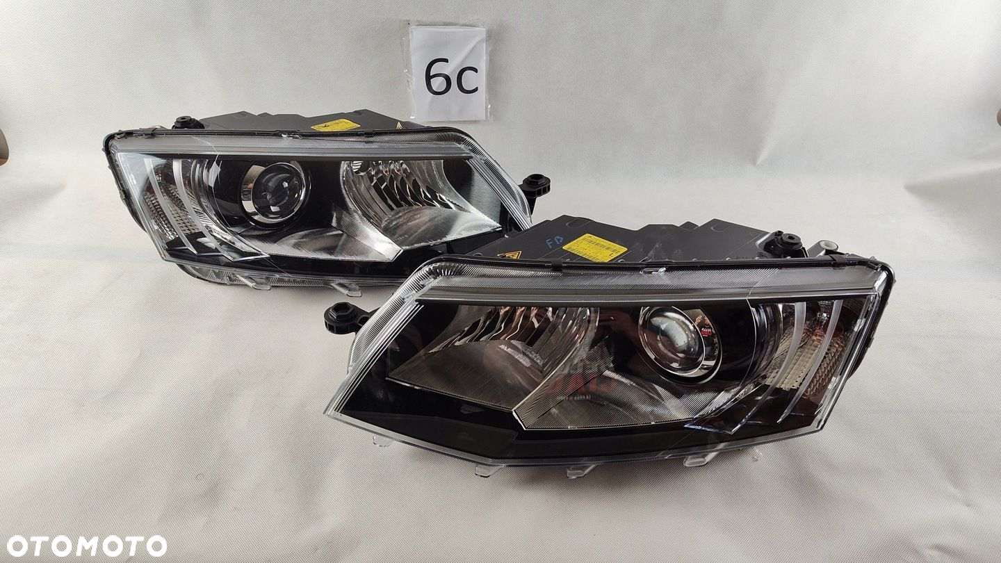 SKODA OCTAVIA III XENON LEWY PRAWY REFLEKTOR 5E1 - 3