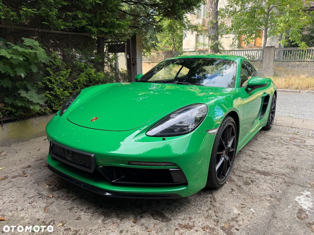 Porsche 718 Cayman - 1