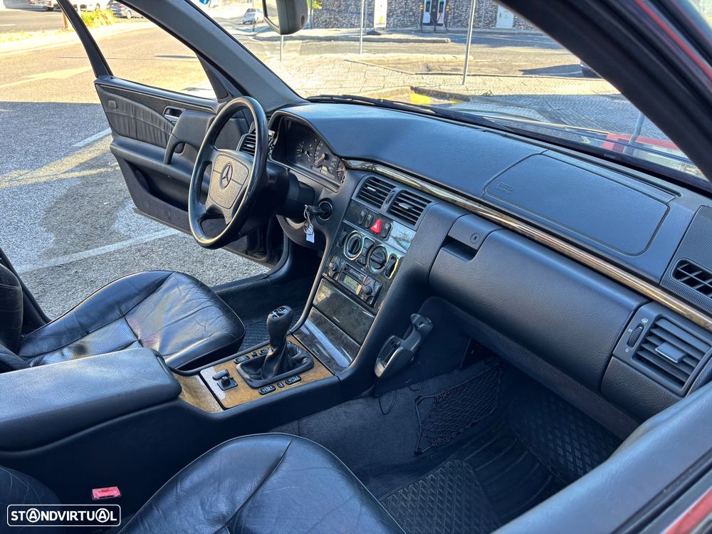 Mercedes-Benz E 200 - 6