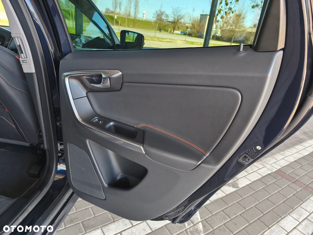 Volvo XC 60 D4 Geartronic Ocean Race - 35