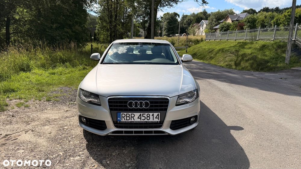 Audi A4 Limousine - 4