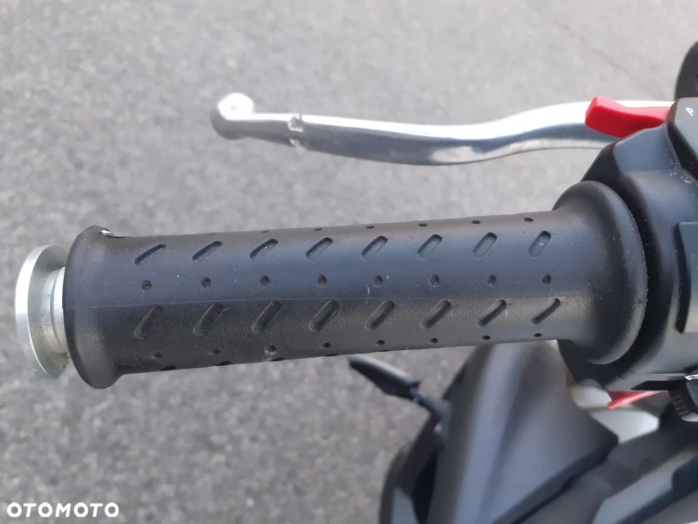 Triumph Street Triple - 7