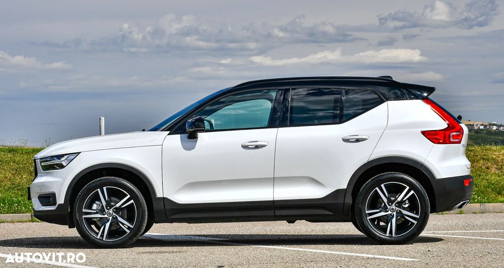Volvo XC 40 D4 AWD Geartronic R-Design - 32
