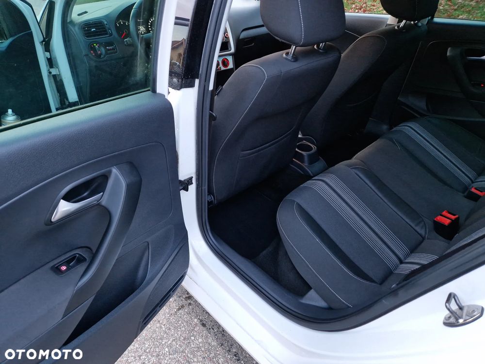 Volkswagen Polo 1.2 TSI MATCH - 16