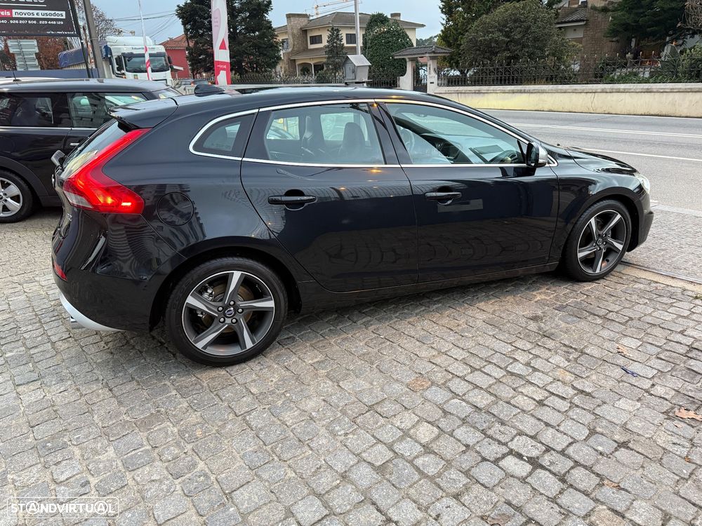 Volvo V40 D2 R Design - 12