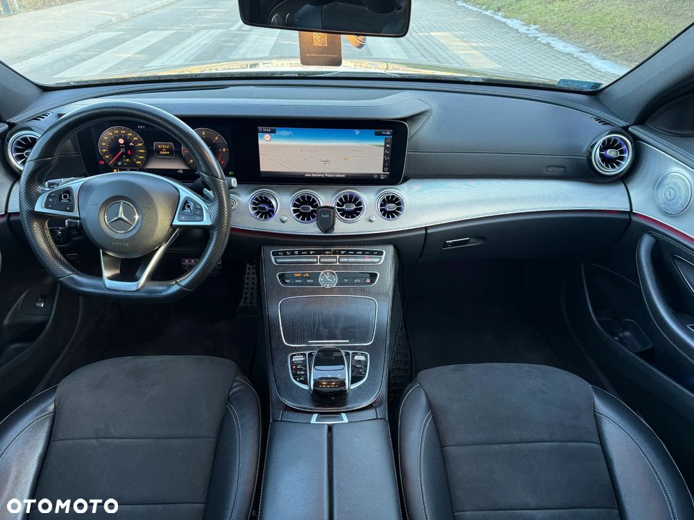 Mercedes-Benz Klasa E 220 d 4-Matic 9G-TRONIC - 11