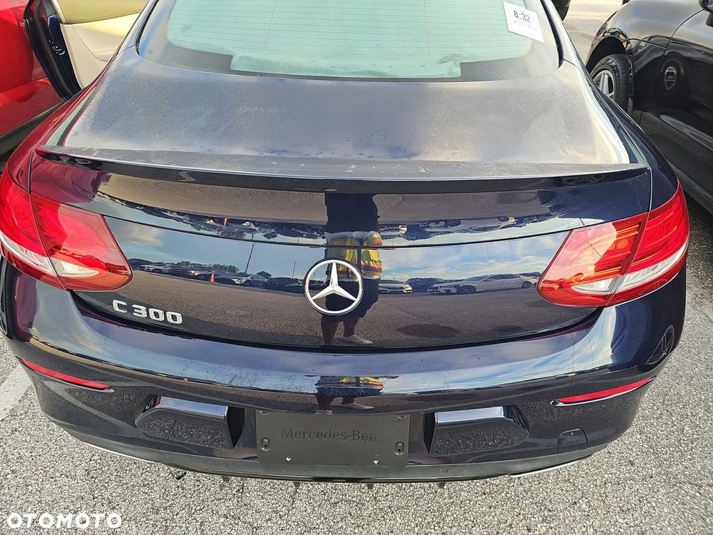 Mercedes-Benz Klasa C 300 Coupe 7G-TRONIC AMG Line - 16
