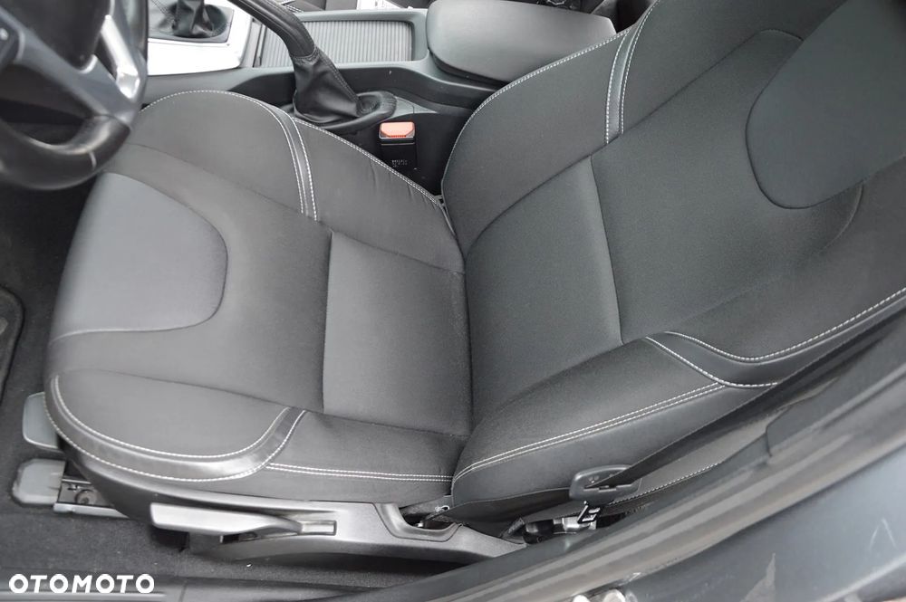 Volvo V40 D2 Momentum - 21