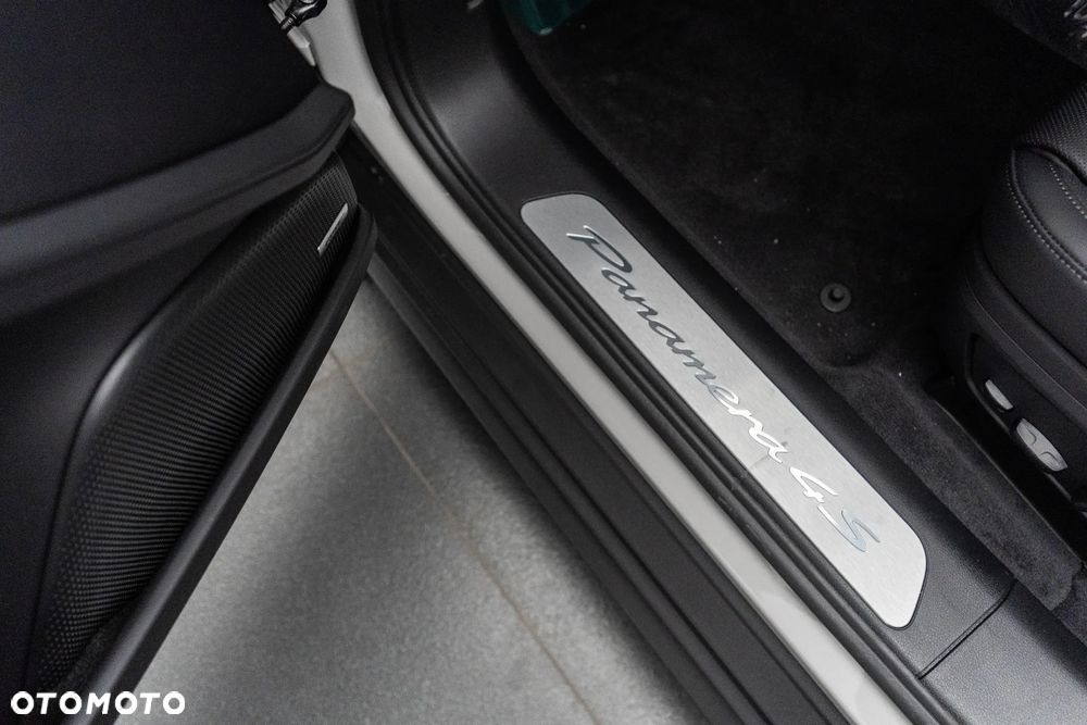 Porsche Panamera - 28