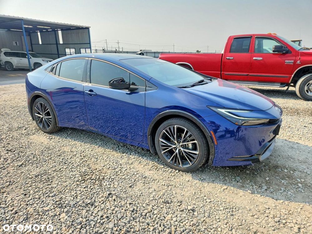 Toyota Prius - 4