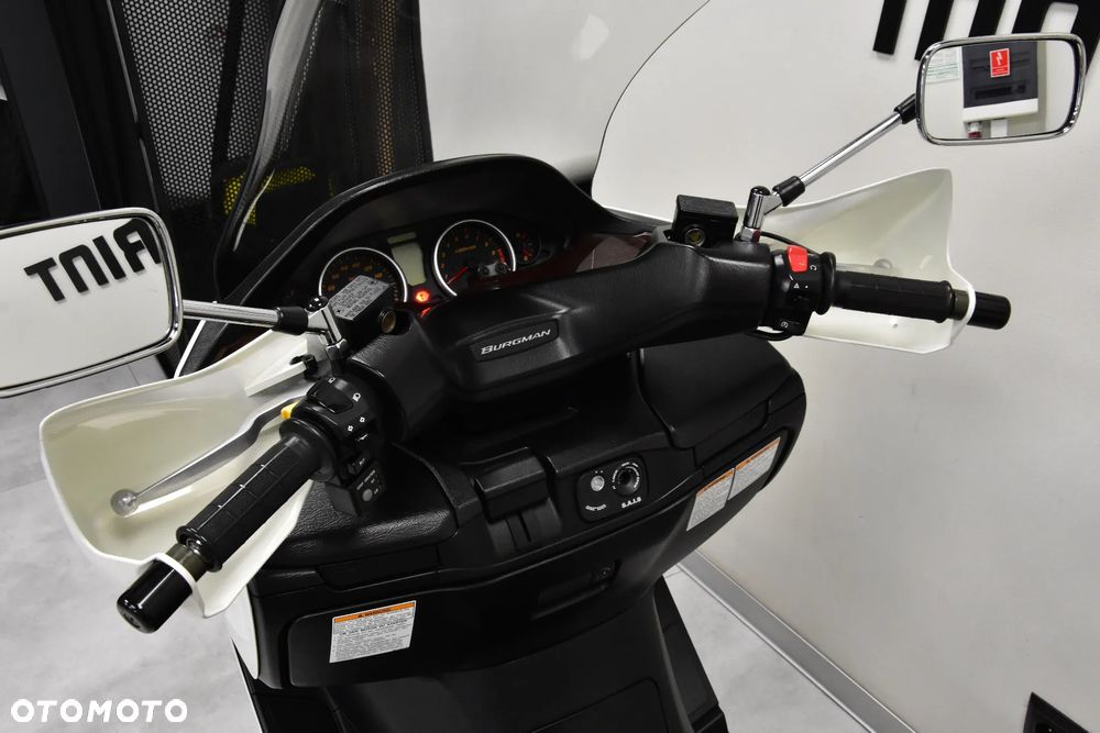 Suzuki Burgman - 18
