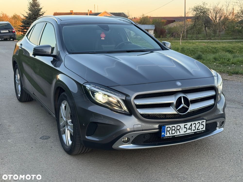 Mercedes-Benz GLA 200 Urban - 3