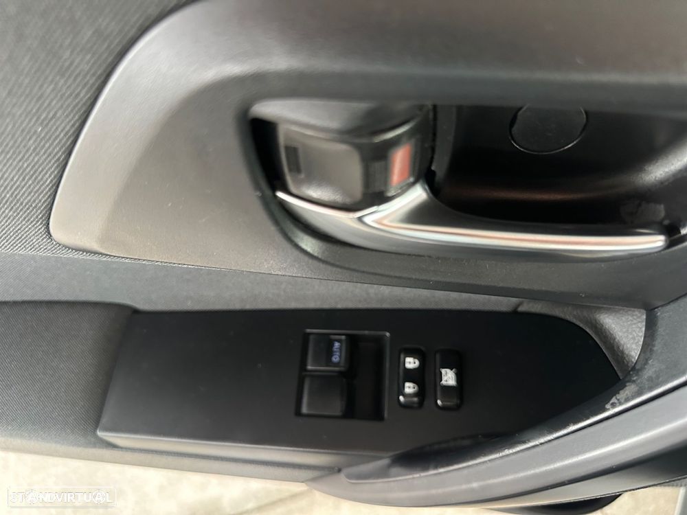 Toyota Auris 1.4 D-4D +AC - 11