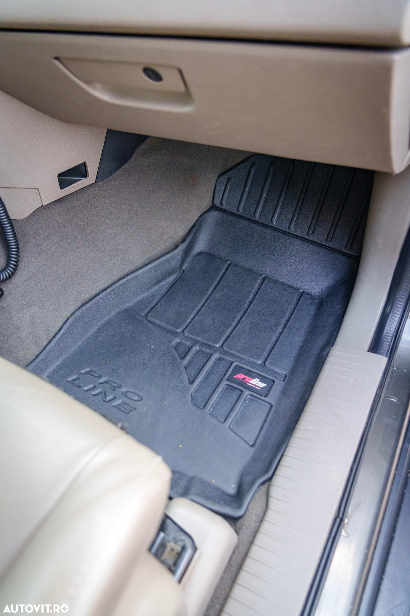 Jeep Grand Cherokee - 24