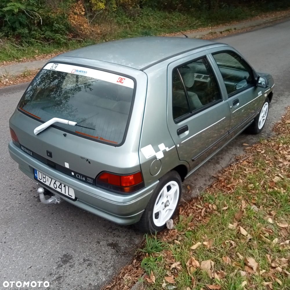 Renault Clio - 7