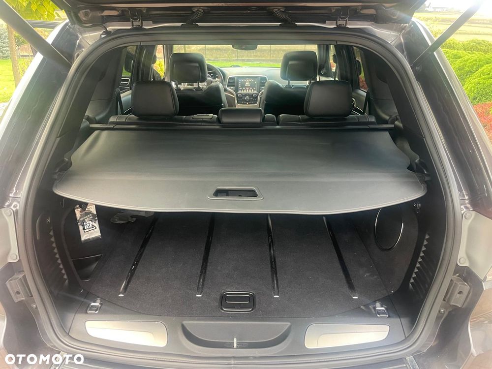 Jeep Grand Cherokee - 16