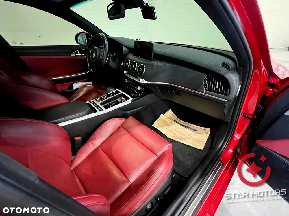 Kia Stinger - 9