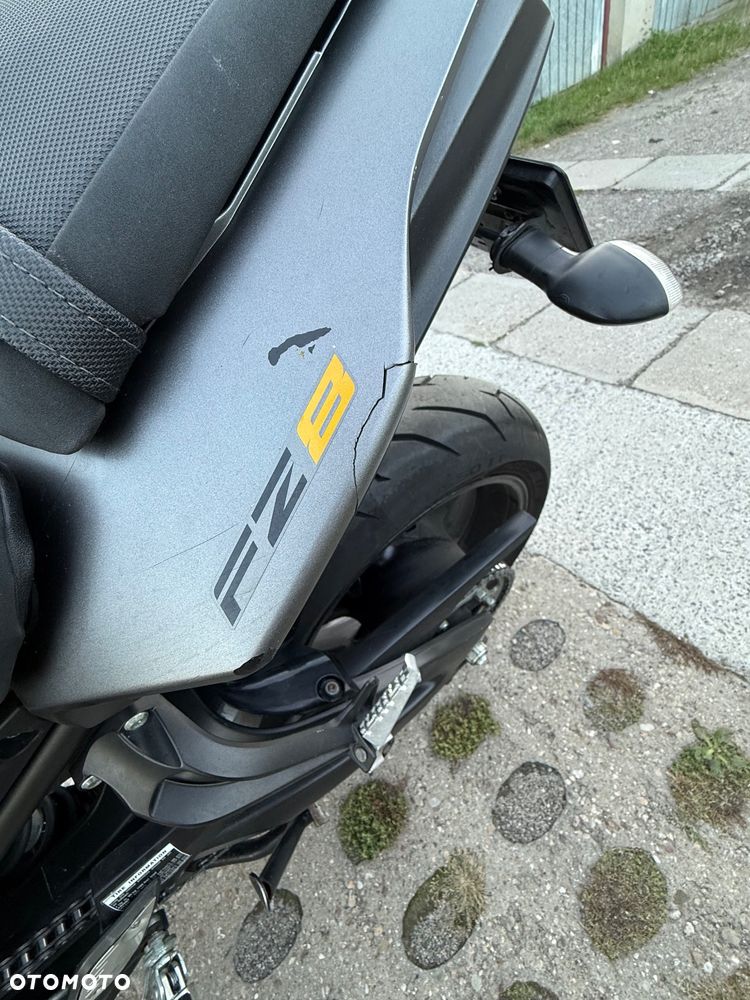 Yamaha FZ8 - 6