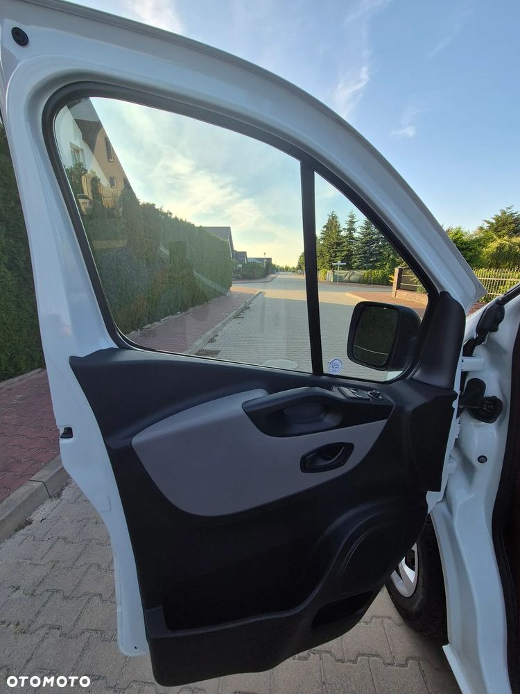 Renault Trafic 2019r Long 150Tys km Full Klima Navi Kamera Super stan - 14