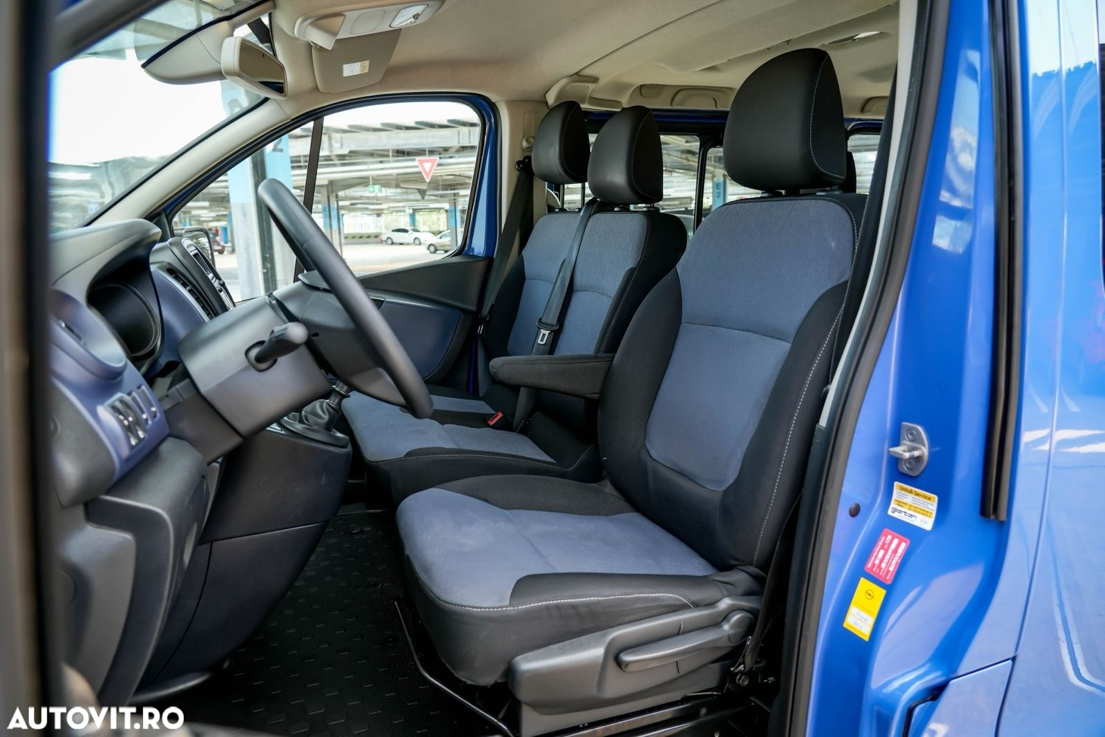 Opel Vivaro - 11