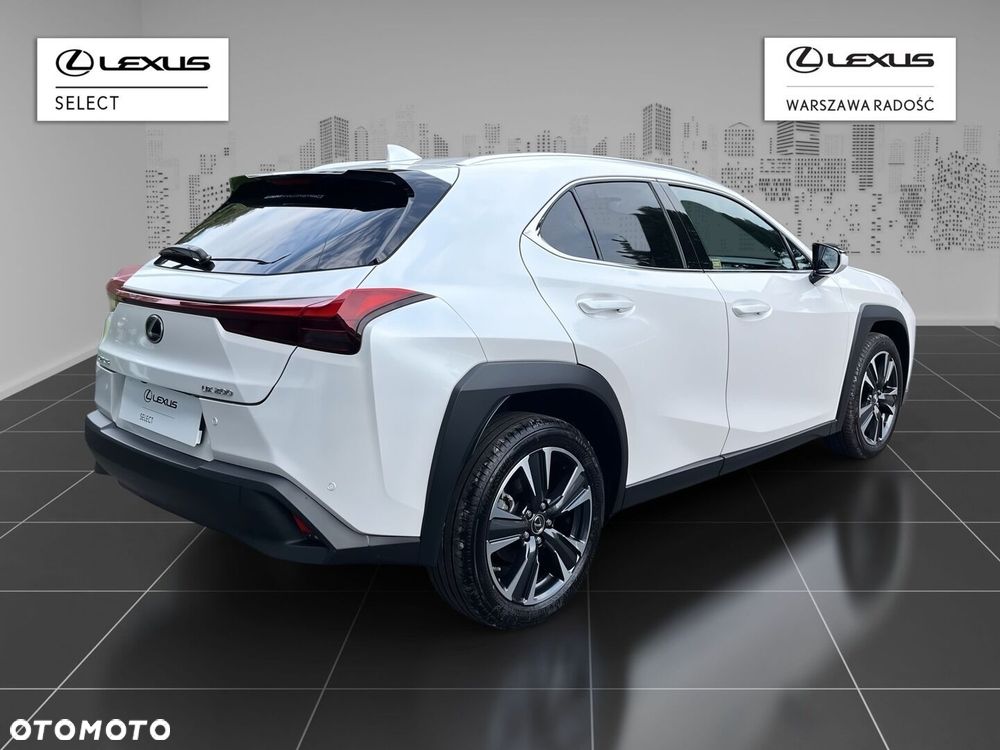 Lexus UX - 3