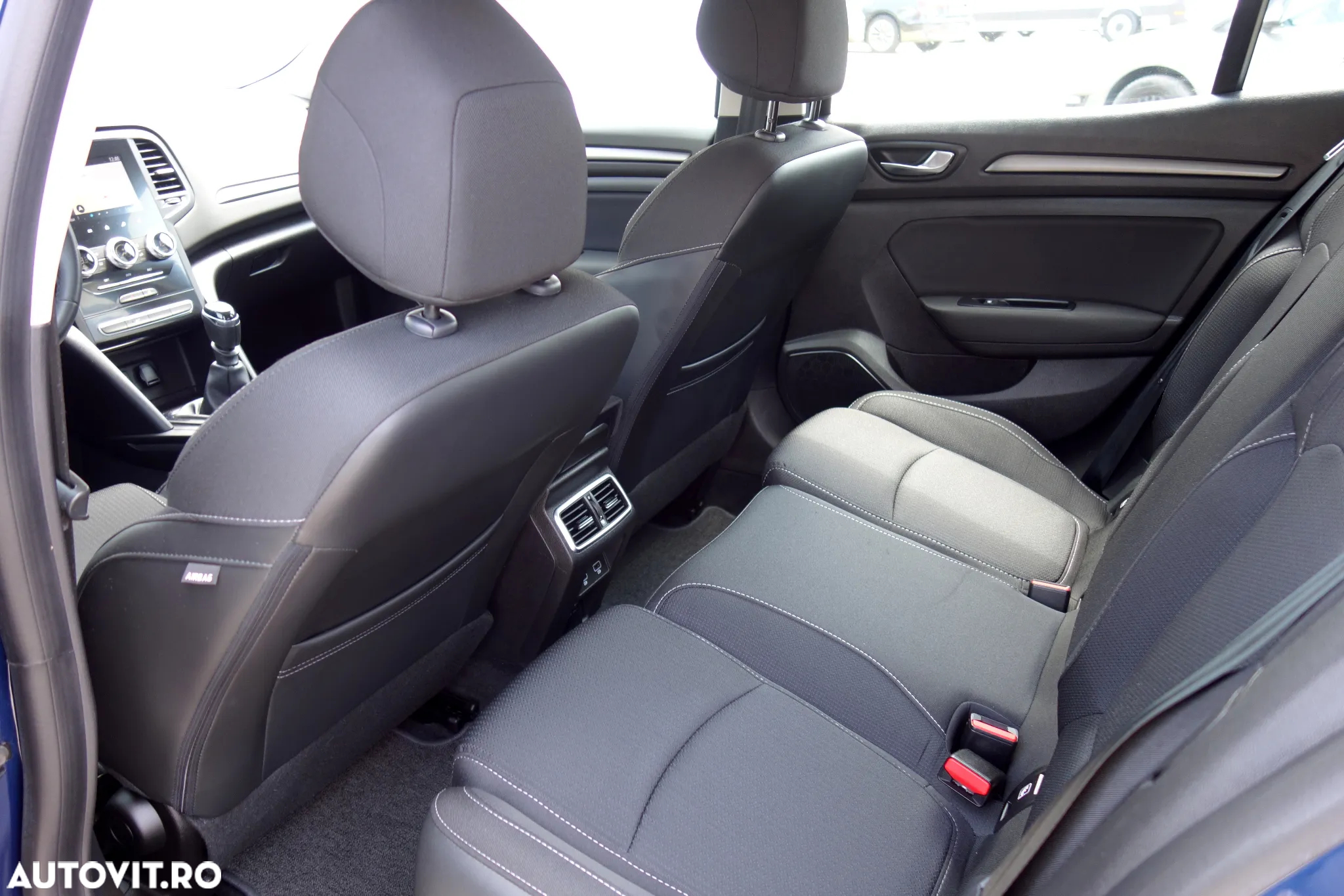 Renault Megane TCe 140 GPF BUSINESS EDITION - 7