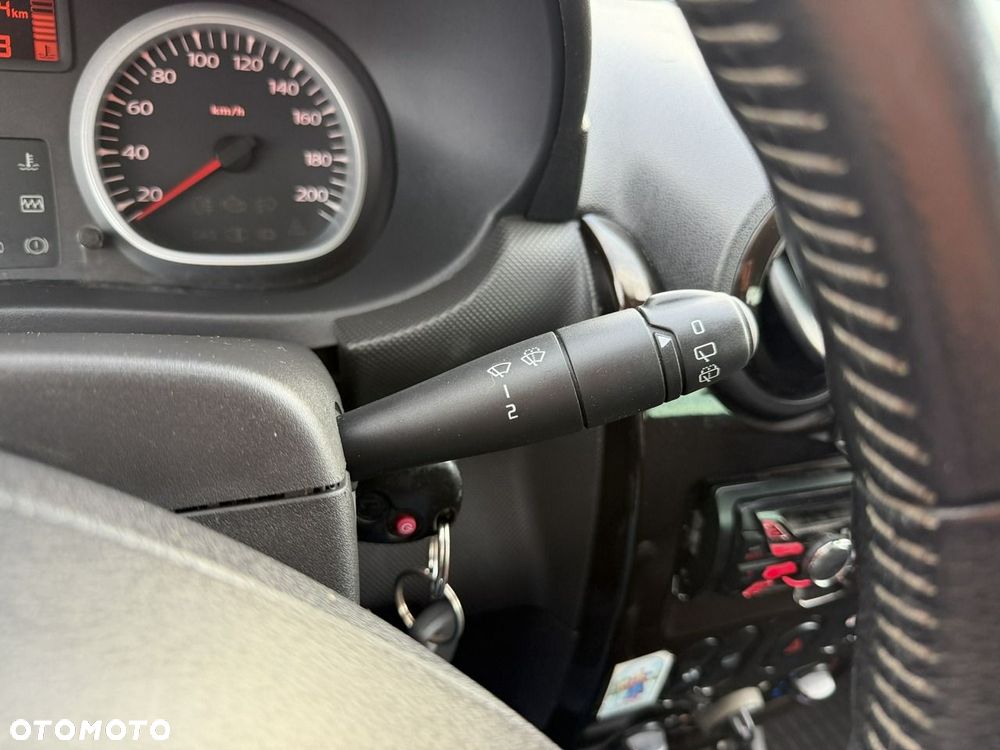 Dacia Duster 1.6 16V 105 4x2 Laureate - 22