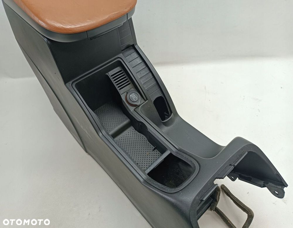 PODŁOKIETNIK TUNEL ŚRODKOWY SKÓRA FIAT CROMA II - 4