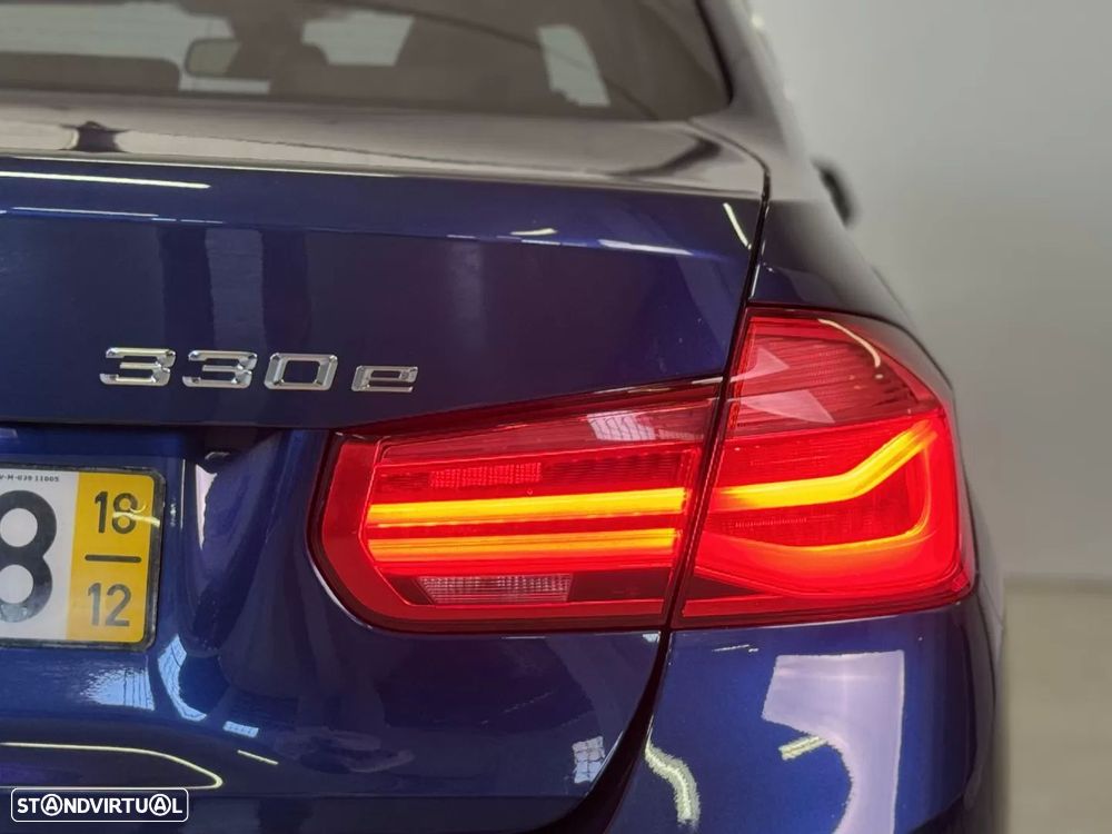 BMW 330 e iPerformance Line Luxury - 22