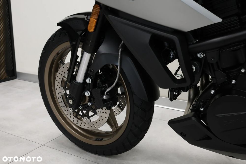 CFMoto 700MT - 35