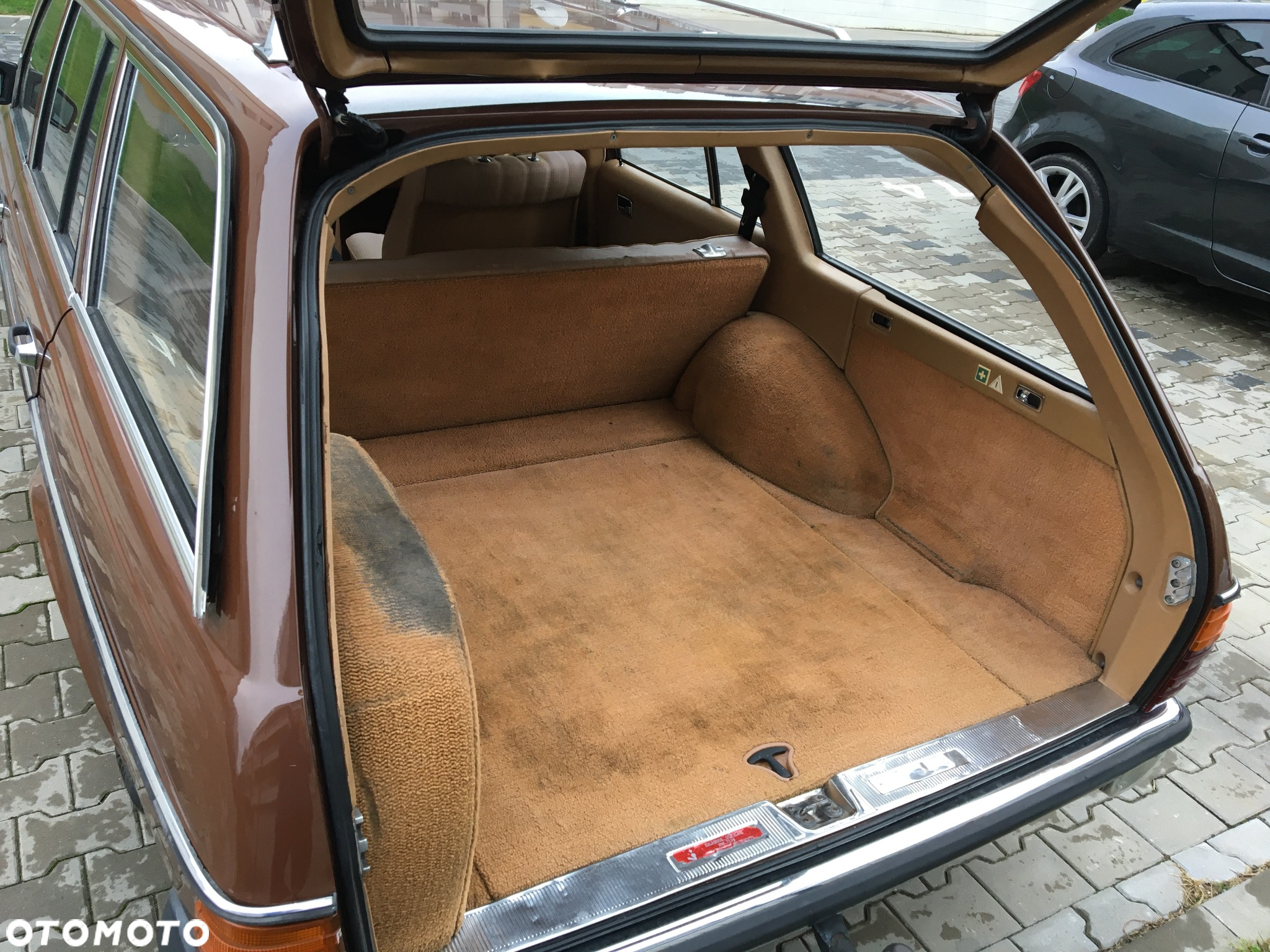 Mercedes-Benz W123 - 8