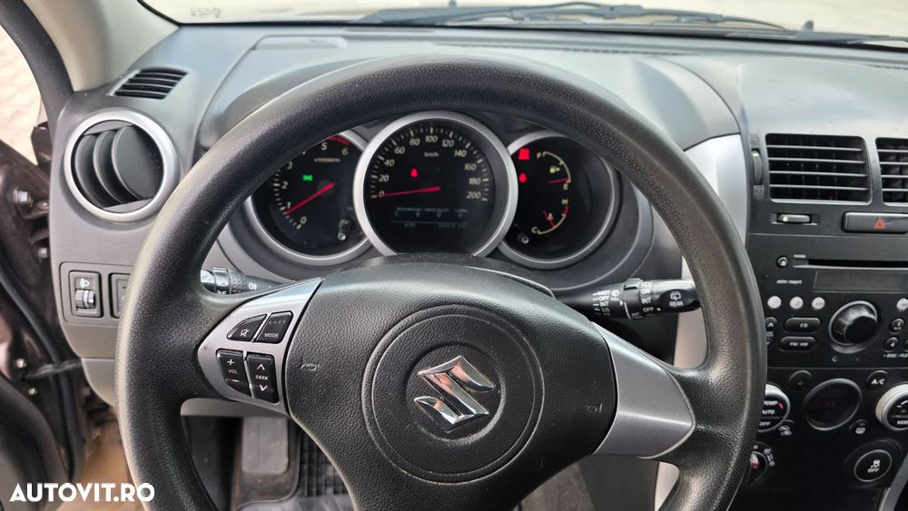 Suzuki Grand Vitara 1.9 DDiS Black&White DPF - 15