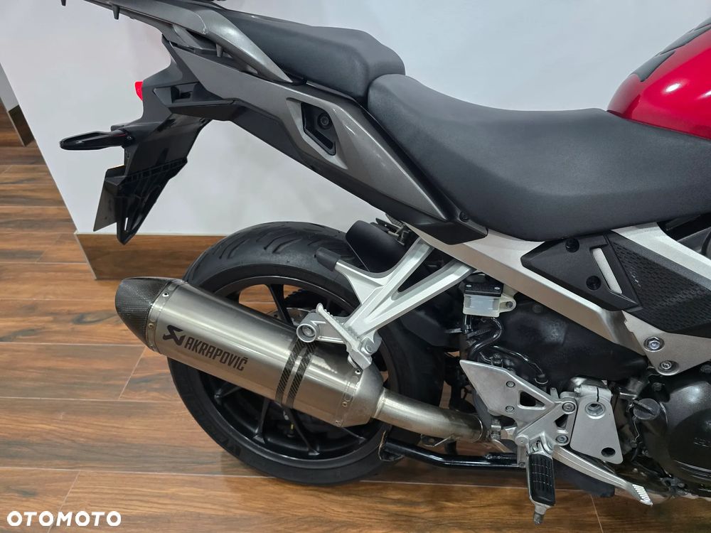 Honda VFR - 25