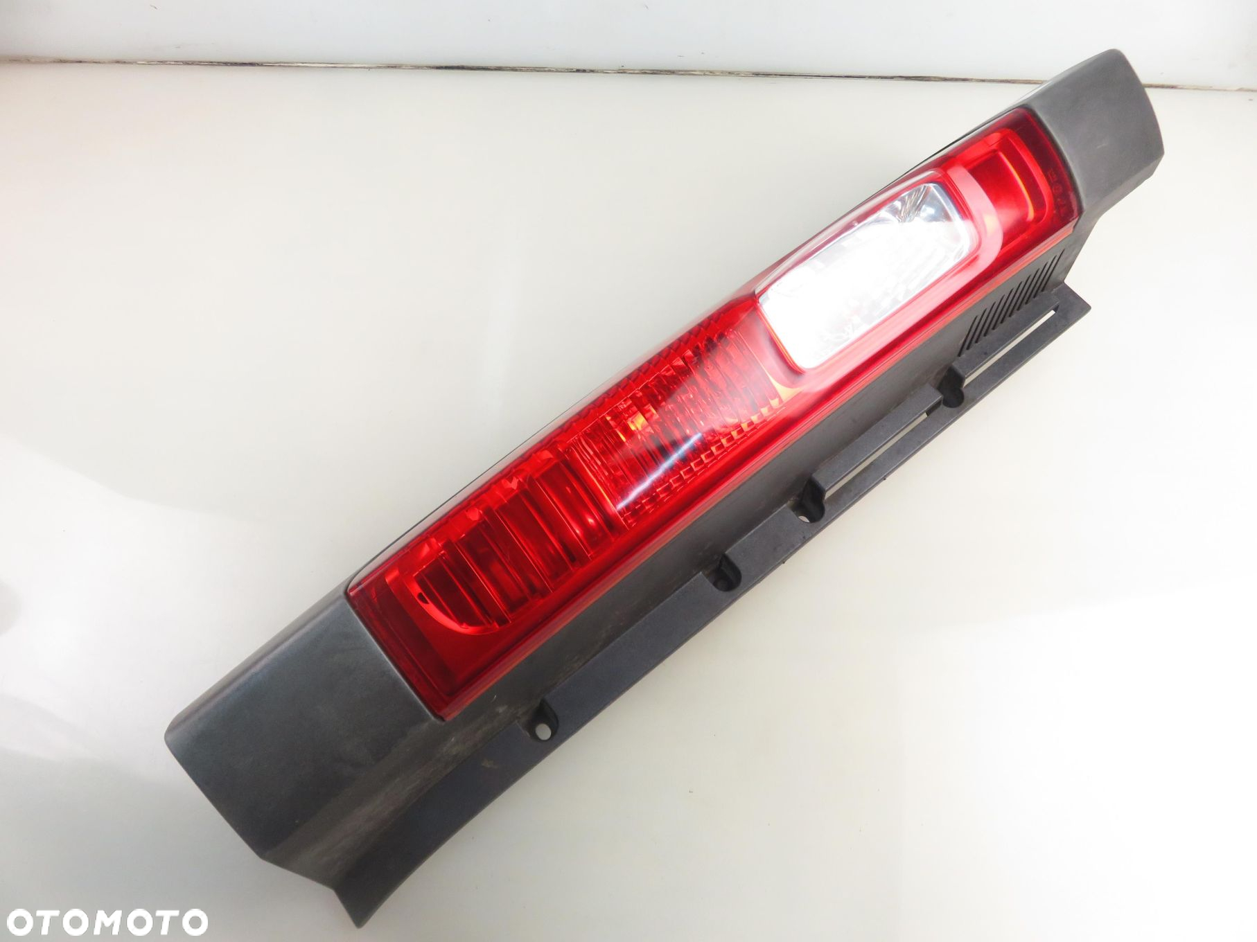 LAMPA PRAWA TYLNA OPEL VIVARO A Skrzynia (X83) 93857722 - 11