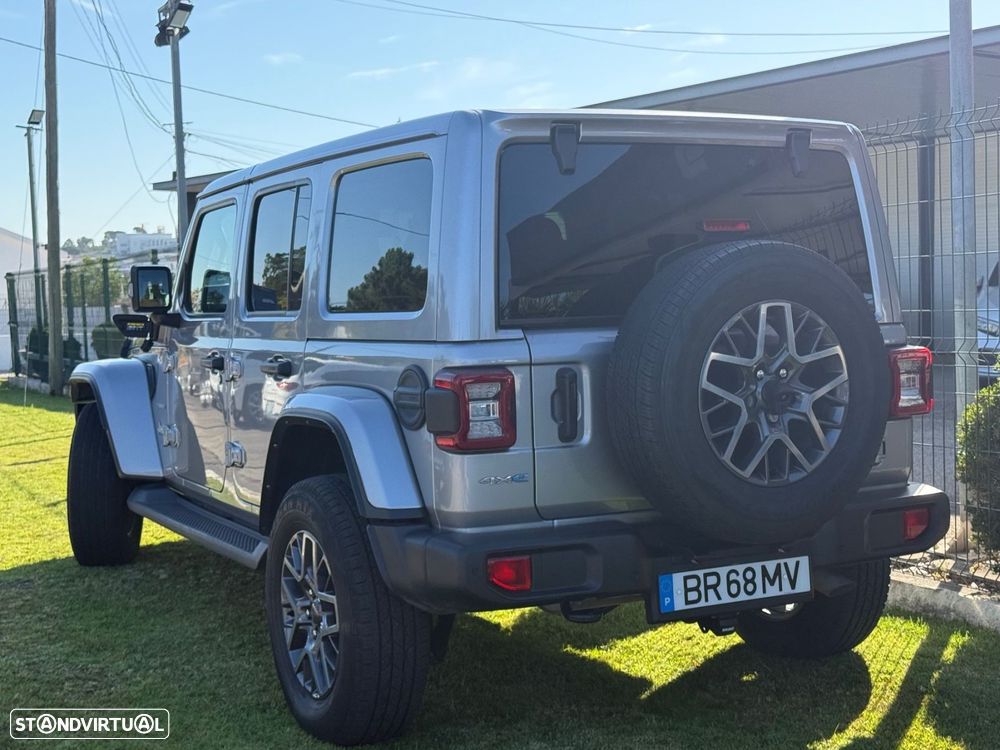 Jeep Wrangler Unlimited - 4