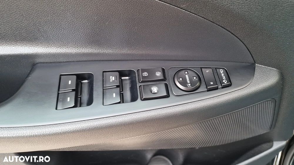 Hyundai Tucson blue 1.7 CRDi 2WD DCT Premium - 37